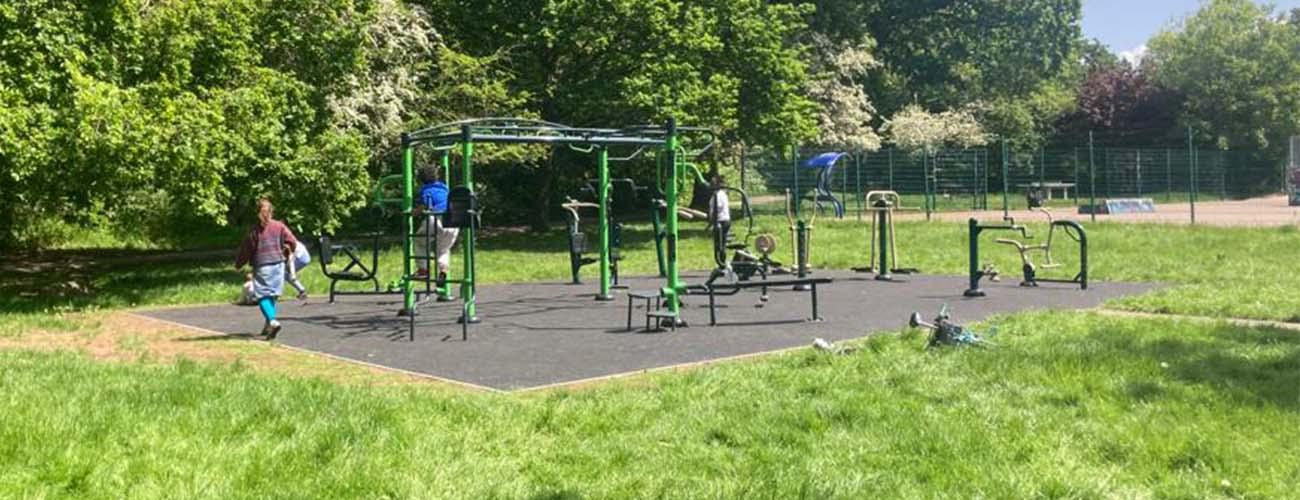 Peckham Rye outdoor gym in use.